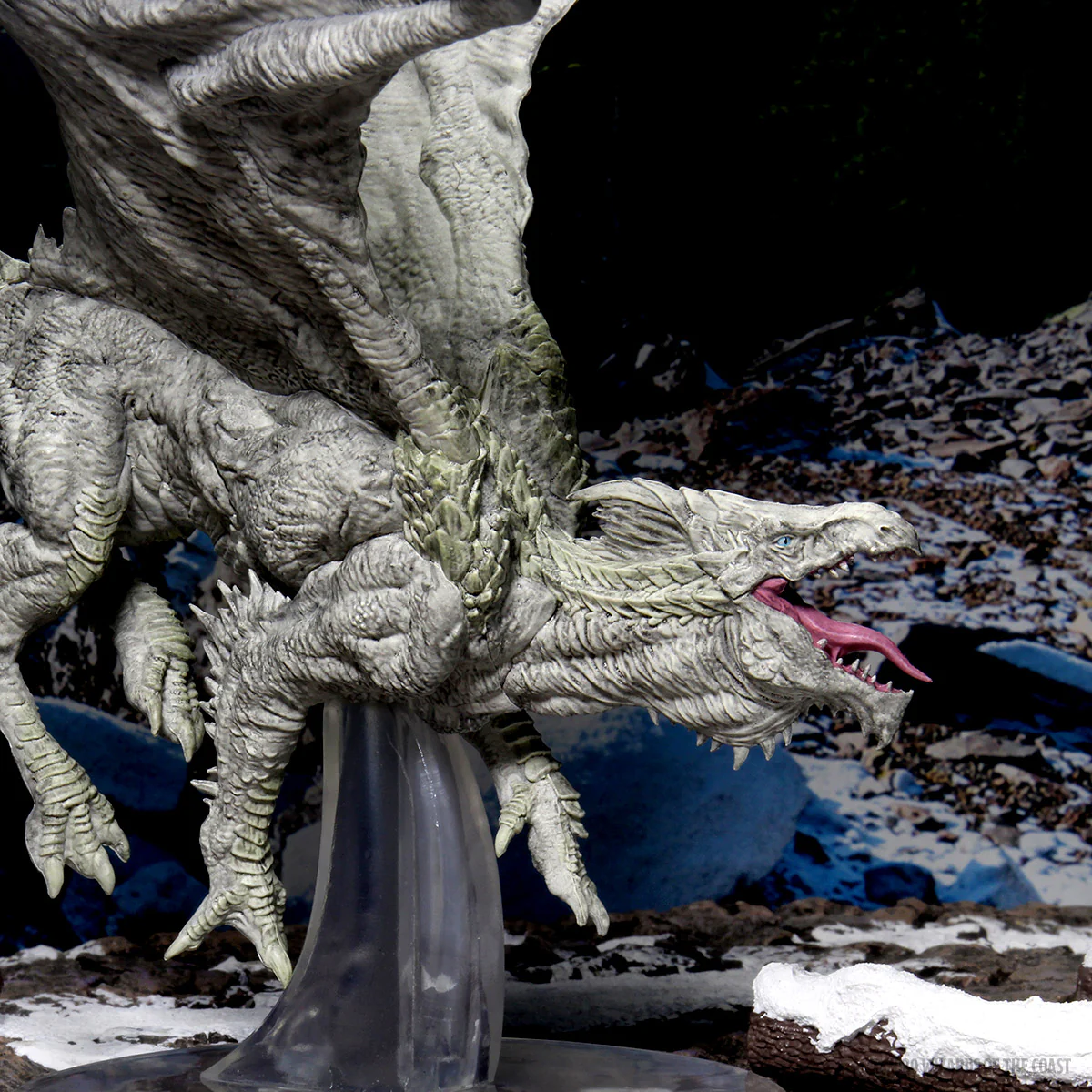 D&D Icons of the Realms: Adult White Dragon Premium Figure - Image 12