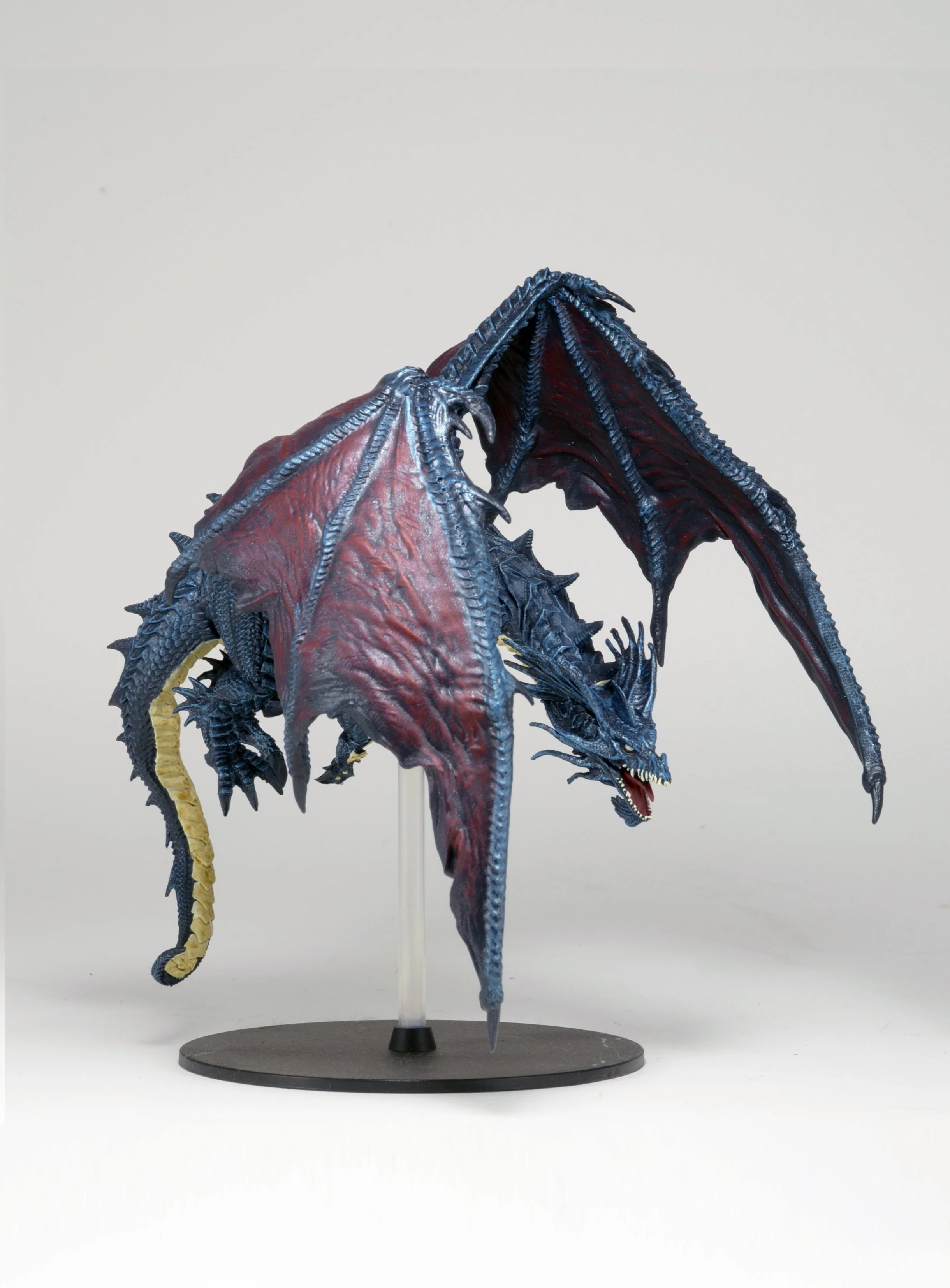 D&D Icons of the Realms: Tyranny of Dragons - Bahamut Premium Figure - Image 2