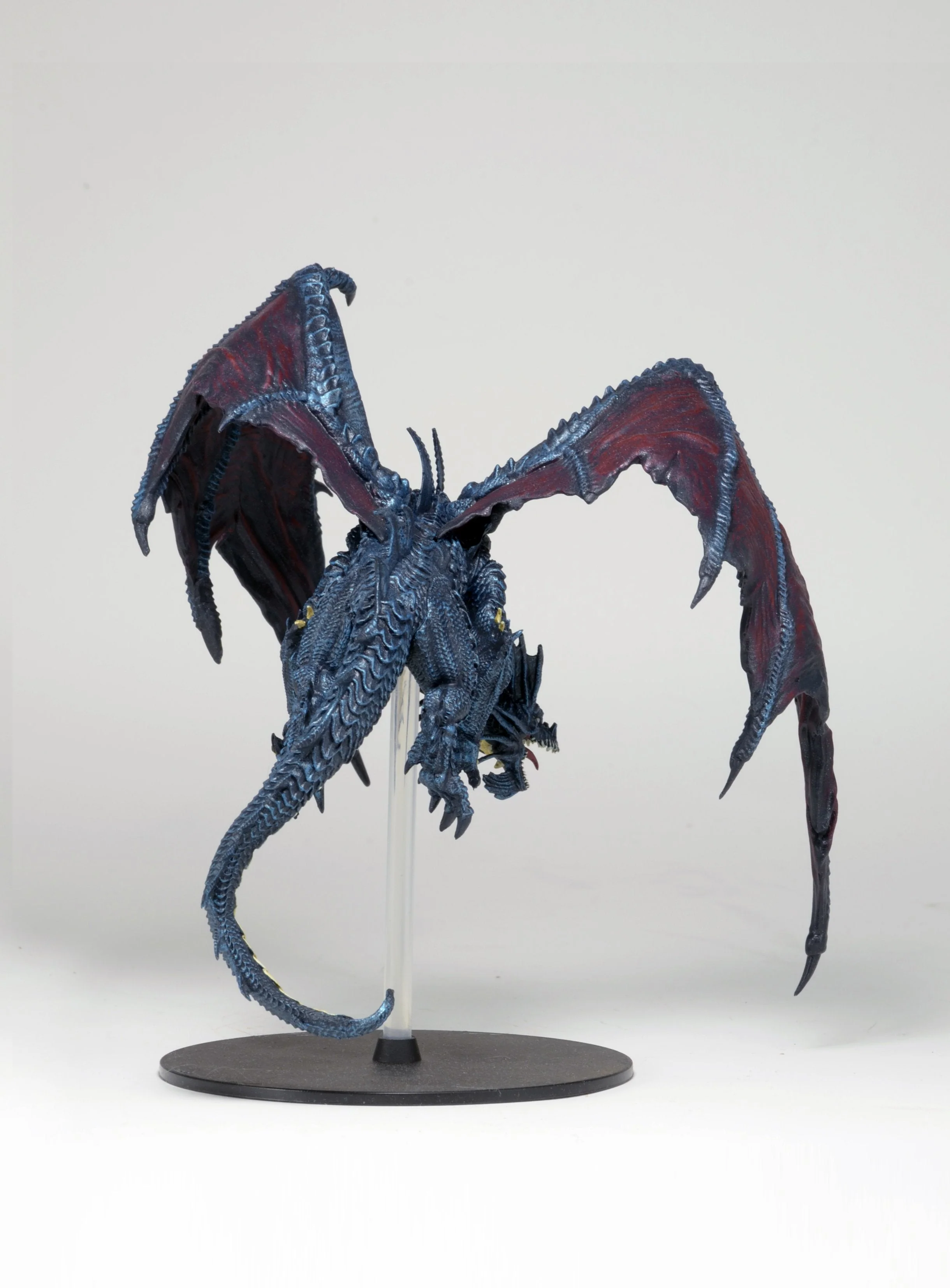 D&D Icons of the Realms: Tyranny of Dragons - Bahamut Premium Figure - Image 3