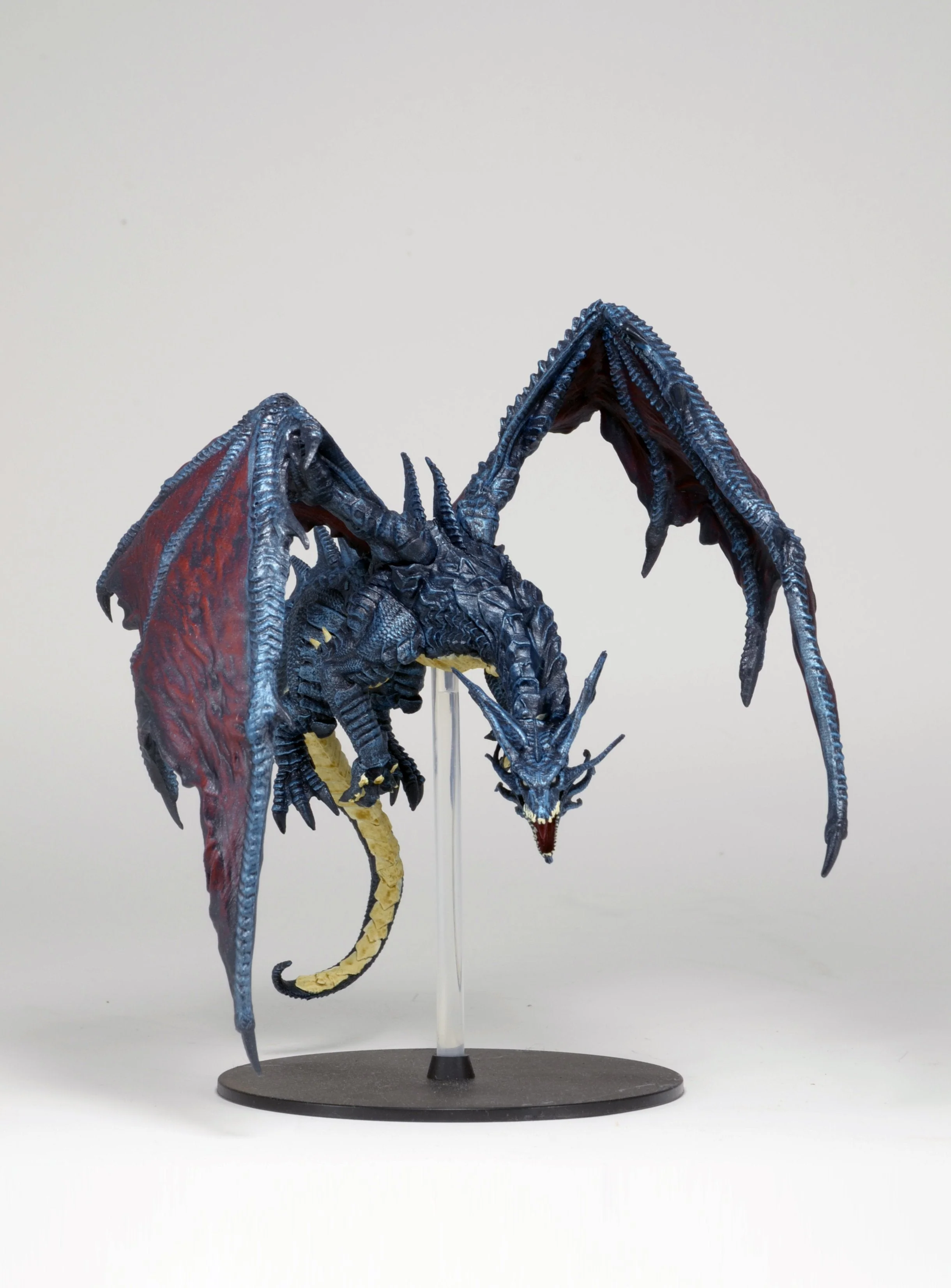 D&D Icons of the Realms: Tyranny of Dragons - Bahamut Premium Figure - Image 4