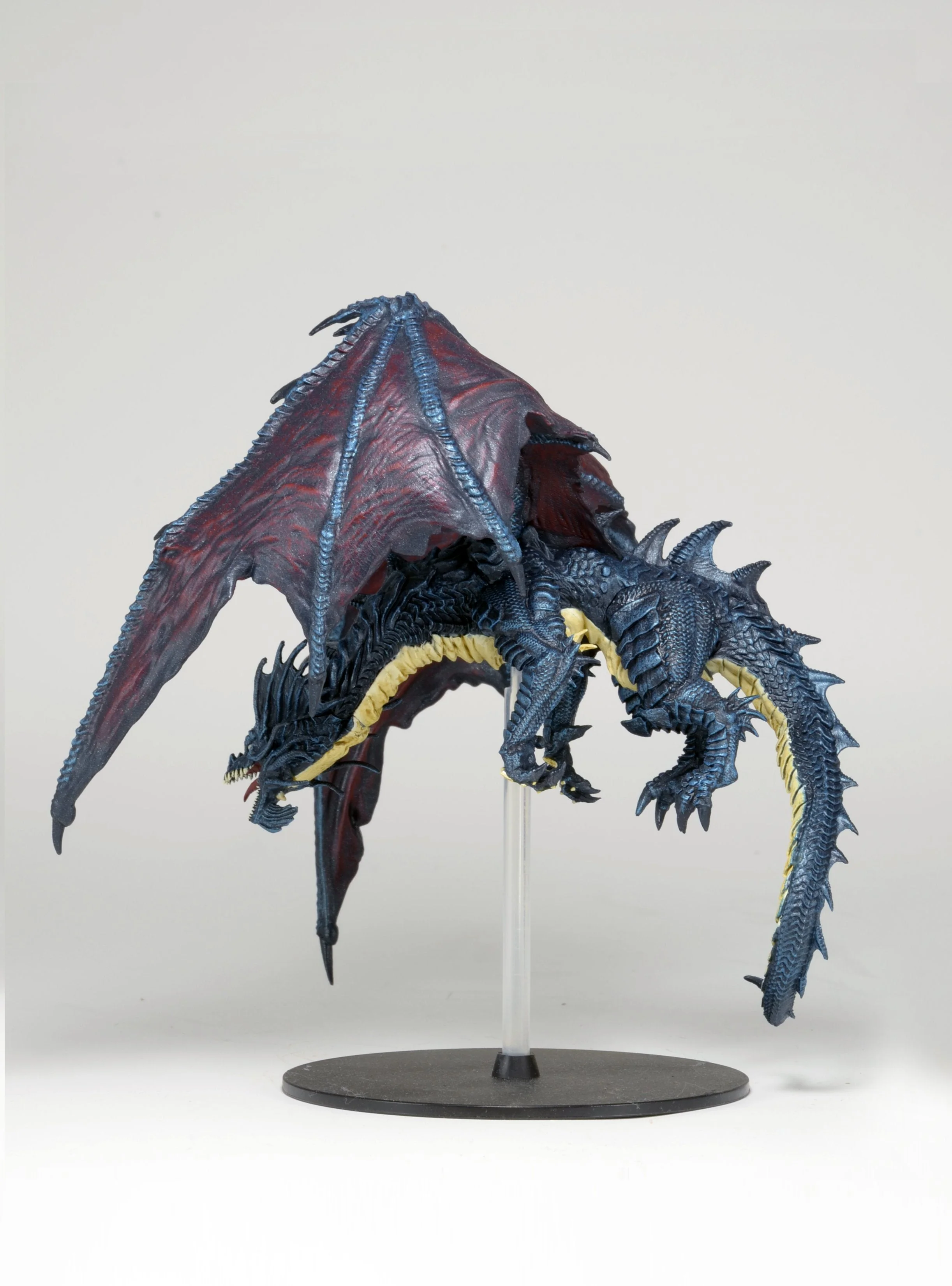 D&D Icons of the Realms: Tyranny of Dragons - Bahamut Premium Figure - Image 6