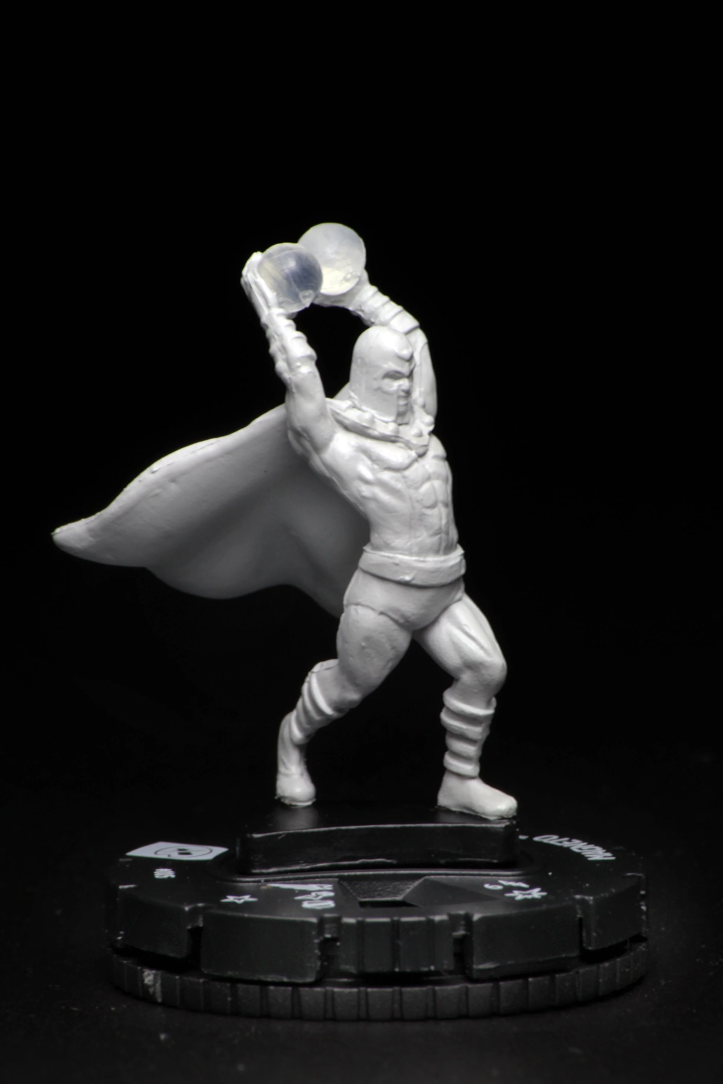 Marvel HeroClix Deep Cuts Unpainted Miniatures: Magneto - Image 3
