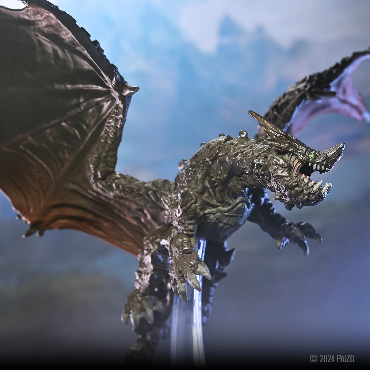 Pathfinder Battles: Adult Adamantine Dragon Boxed Miniature - Image 9
