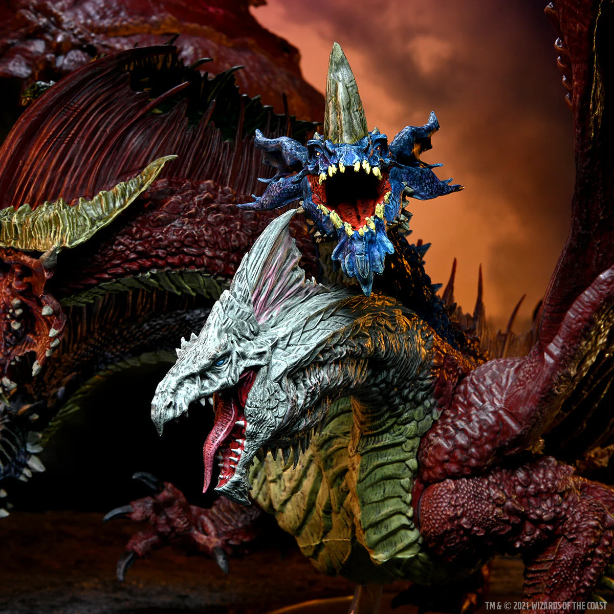 D&D Icons of the Realms Miniatures: Gargantuan Tiamat - Image 10